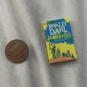 Zuru Mini Brands- Ronald Dahl James and the Giant Peach- Series 2- Ultra Rare